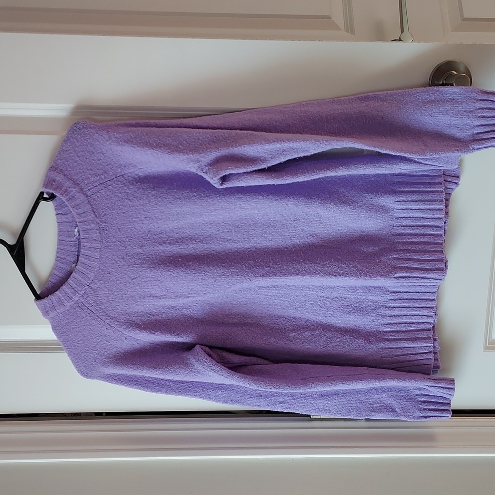 Long sleeve sweater with pleated collar waistline & cuffs